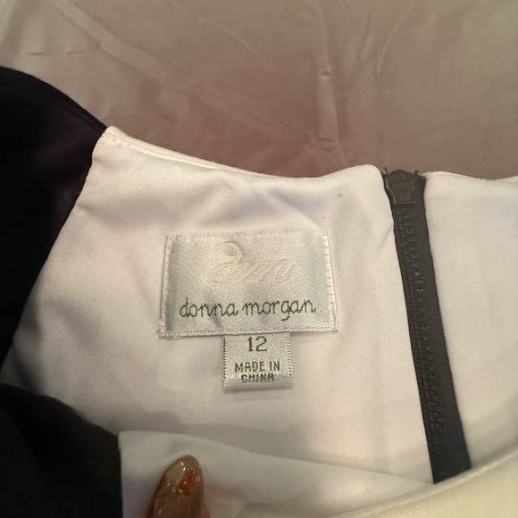 Donna Morgan Black/White Color Block Sleeveless Midi Dress Size 12/Large $168 - Picture 4 of 8
